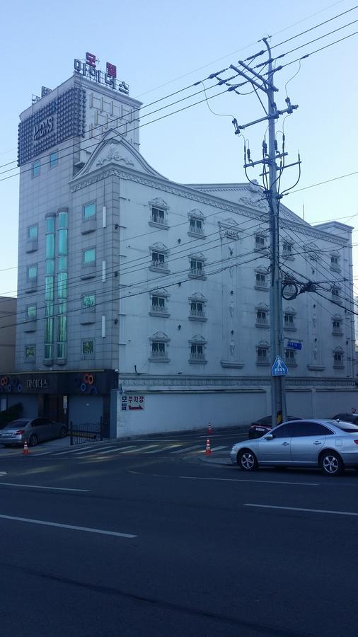 Midas Motel Тегу Екстер'єр фото
